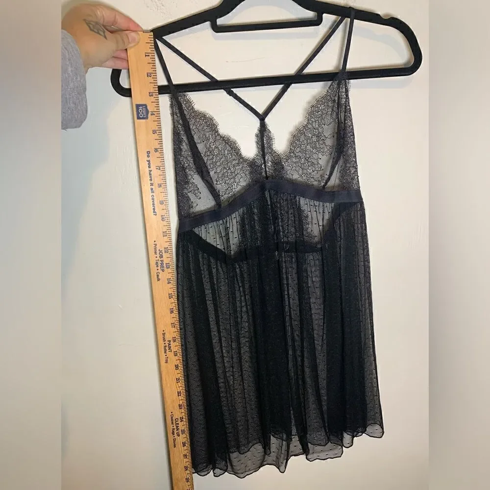 Victoria’s Secret black lace babydoll size L‎
